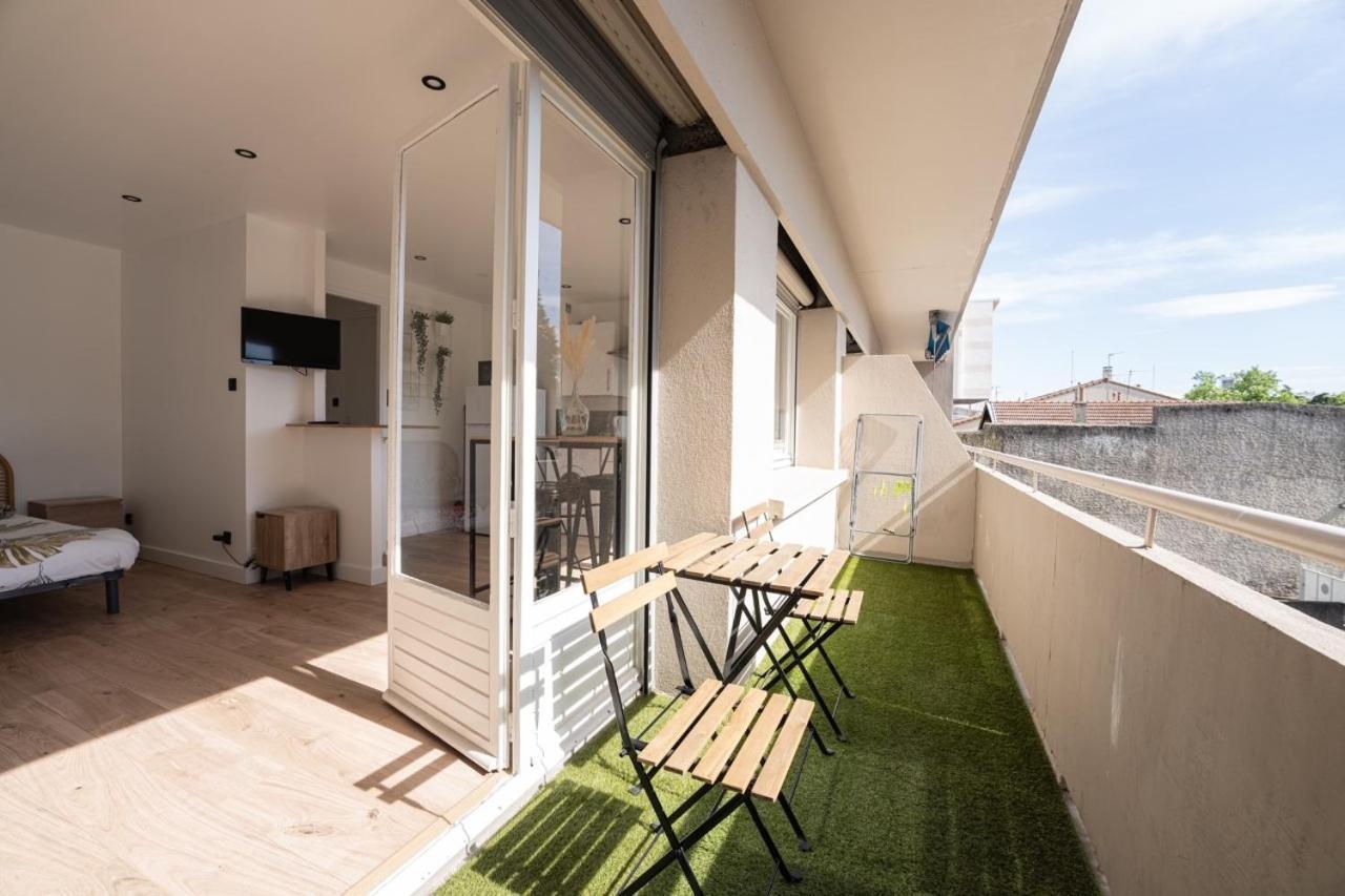 Studio Moderne Refait A Neuf Avec Balcon Apartman Valence  Kültér fotó